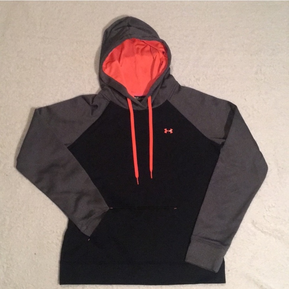 Woman’s under armor hoodie never worn